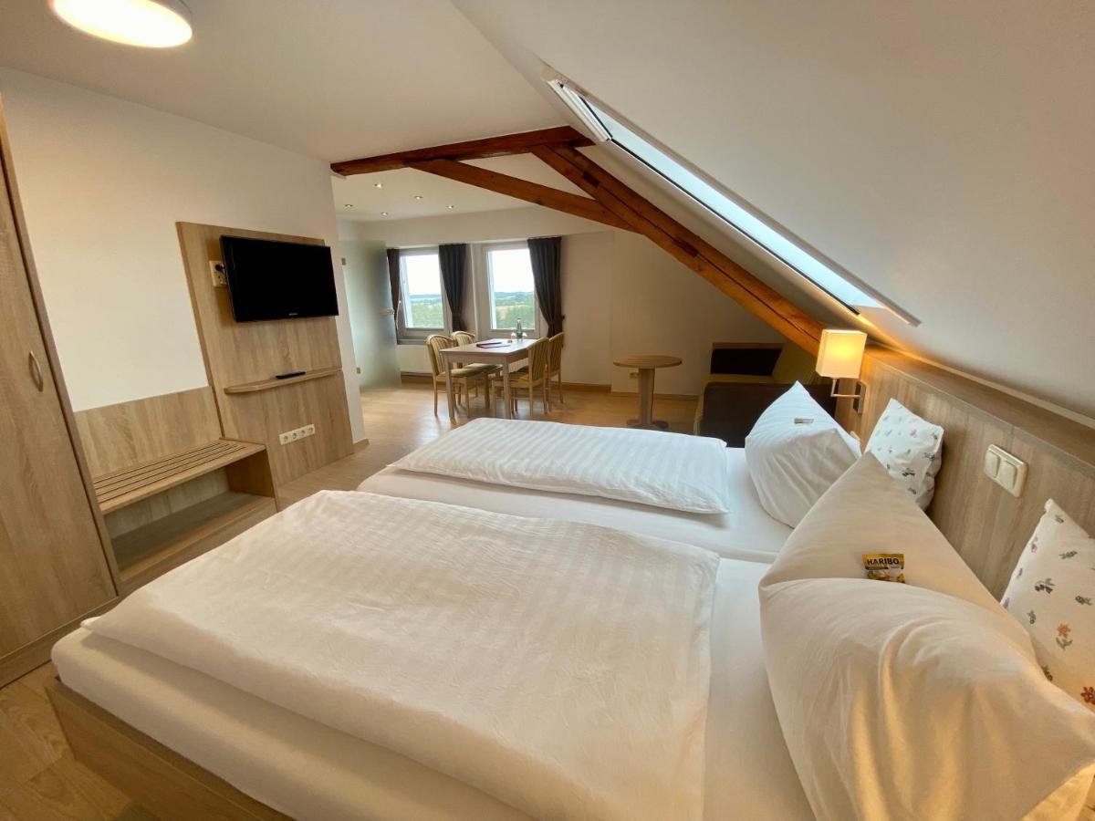 Gasthof Drei Schwanen Langenwetzendorf 外观 照片