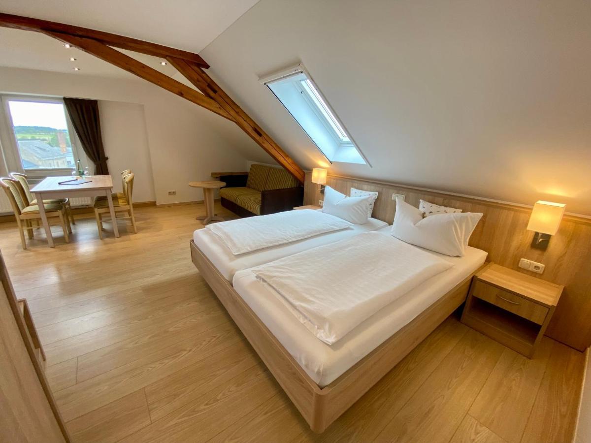 Gasthof Drei Schwanen Langenwetzendorf 外观 照片